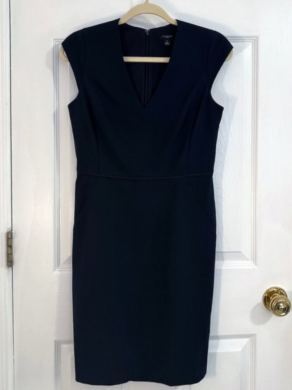 Ann Taylor Petite Navy V-Neck Sheath Dress Size 2P